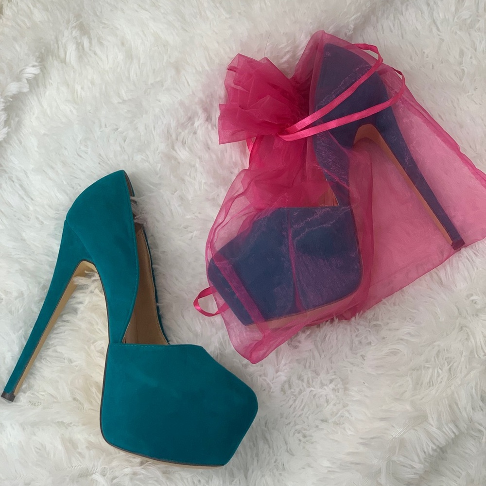 Miss Lola Heels
